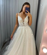 Chic Long Ivory A-line V-neck Tulle Sleeveless Wedding Dress With Lace